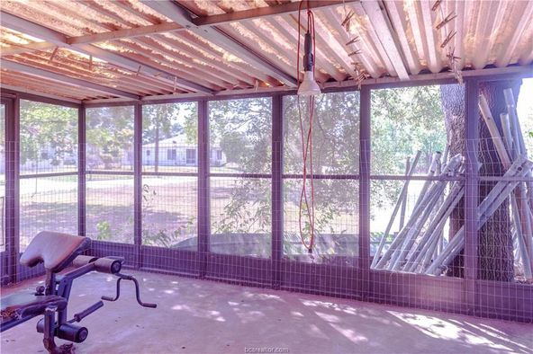 1009 W 18th St, Bryan, TX 77803